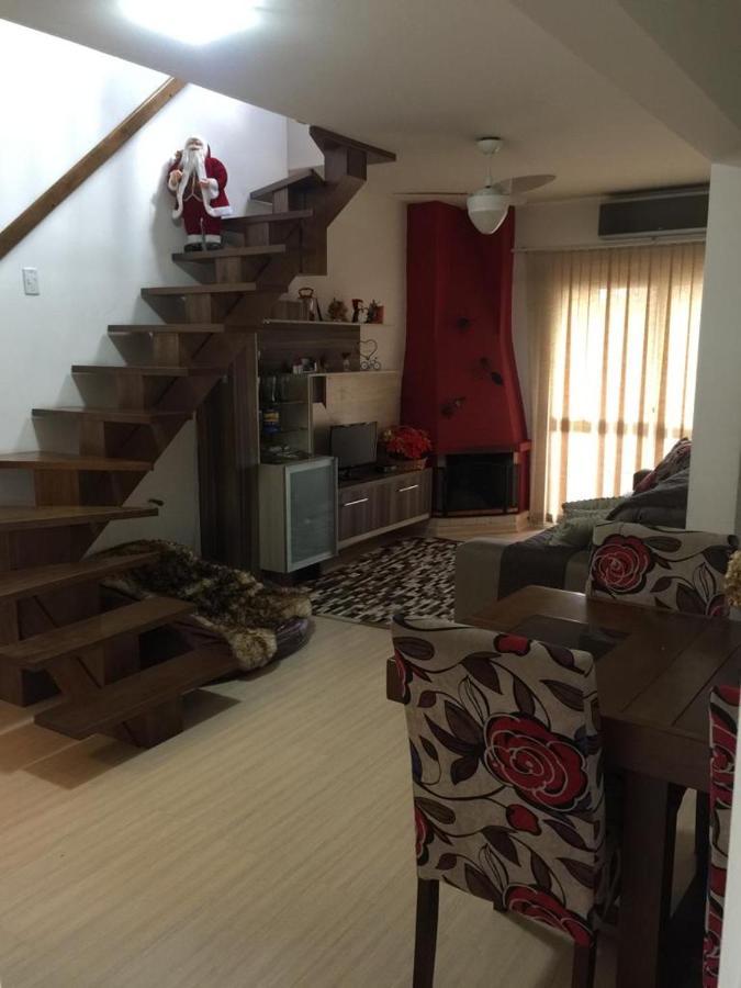 Excelente Apartamento Duplex No Centro De Canela Apartment Luaran gambar